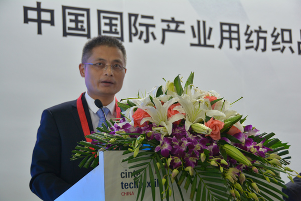 魏国锋介绍博览会筹备情况