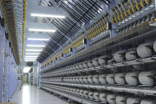 恒申锦纶后纺加弹车间